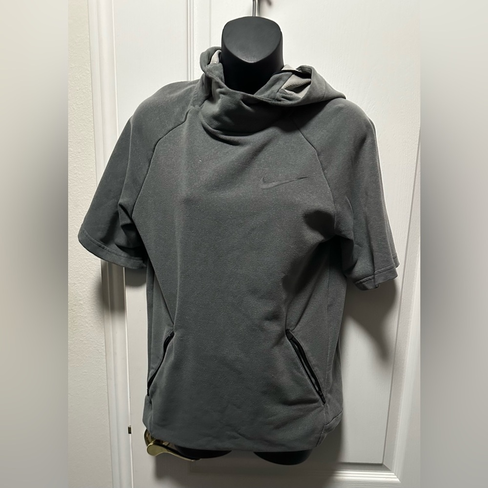 Nike hooded short sleeve work out top. Moisture wickening dri fit size medium